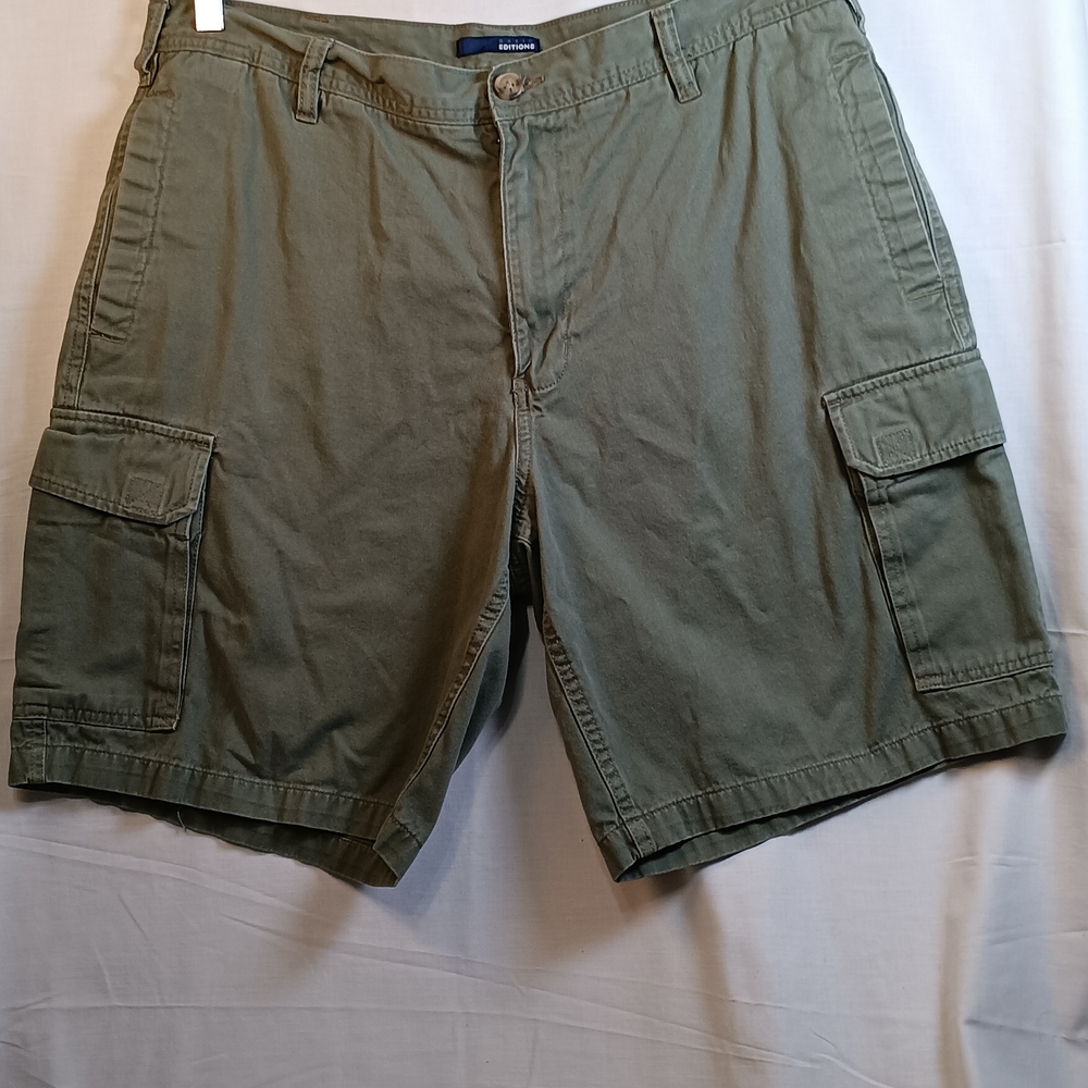 Basic Editions Olive Cargo Shorts Size 36